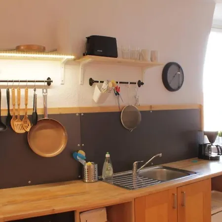 Cozycity - 3 Zimmer Apartment - Innenstadt - Wifi - Netflix דירה